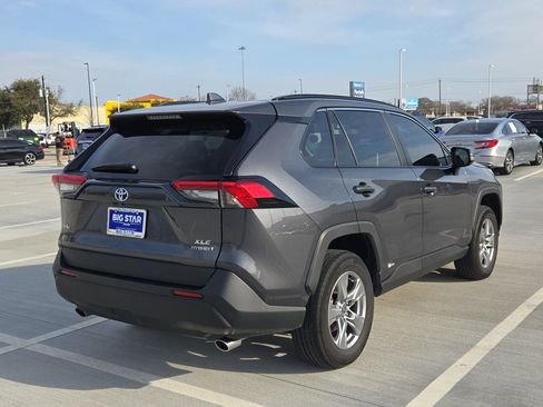 Used 2024 Toyota RAV4 XLE image 3