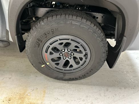 New 2026 Nissan Frontier PRO-4X w/ Pro-4x Convenience Package image 11