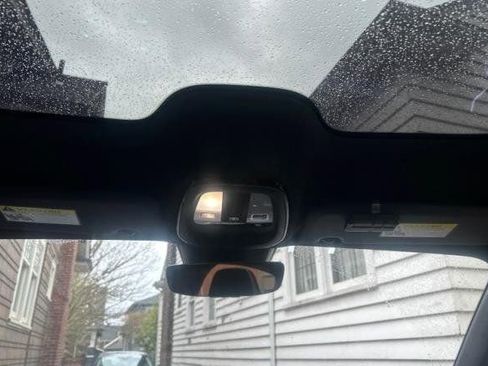 Used 2023 Volvo C40 P8 Recharge Ultimate w/ Protection Package Premier image 11