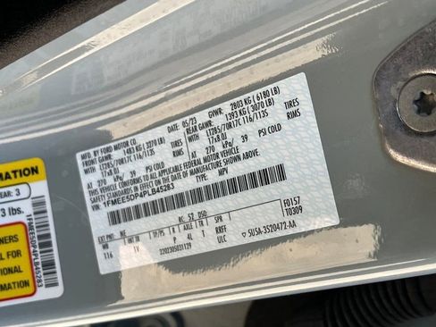 Used 2023 Ford Bronco Badlands image 43