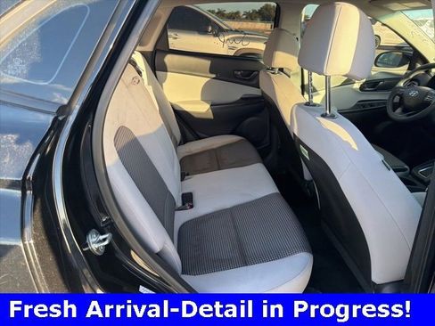 Used 2023 Hyundai Kona SE image 16