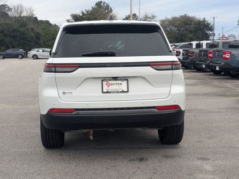 New 2026 Jeep Grand Cherokee Limited w/ Limited Altitude Package RWD image 4