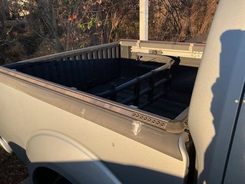 Used 2007 Nissan Frontier SE w/ SE Value Truck Pkg image 5