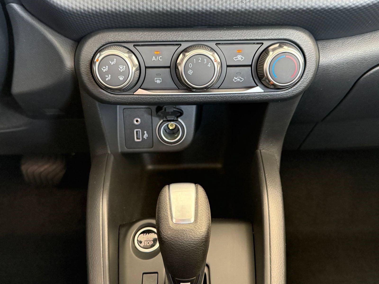 Used 2025 Nissan Kicks Play S FWD image 18