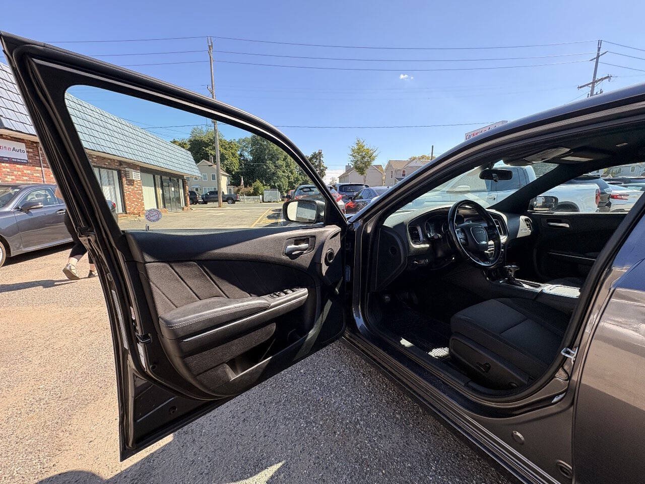 Used 2022 Dodge Charger SXT RWD image 14