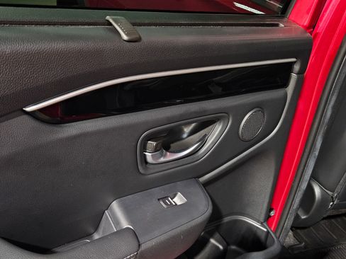 Used 2025 Honda Pilot Touring image 35