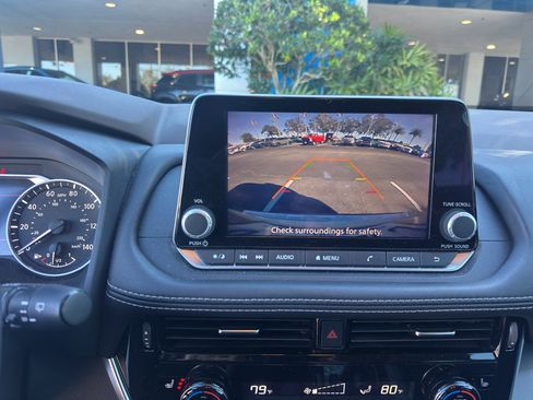 Used 2023 Nissan Rogue SV w/ SV Premium Package image 7