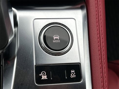 Used 2024 Jaguar F-PACE R-Dynamic S image 32