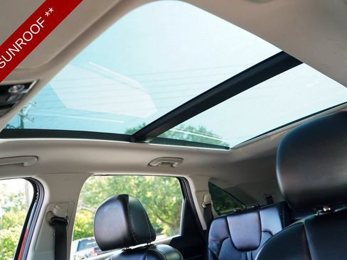 Used 2022 Kia Sorento S w/ Panoramic Sunroof Package FWD image 12
