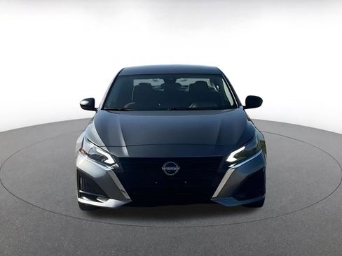 Used 2024 Nissan Altima 2.5 SV image 4