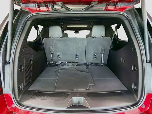 Used 2023 GMC Yukon XL SLT RWD image 28