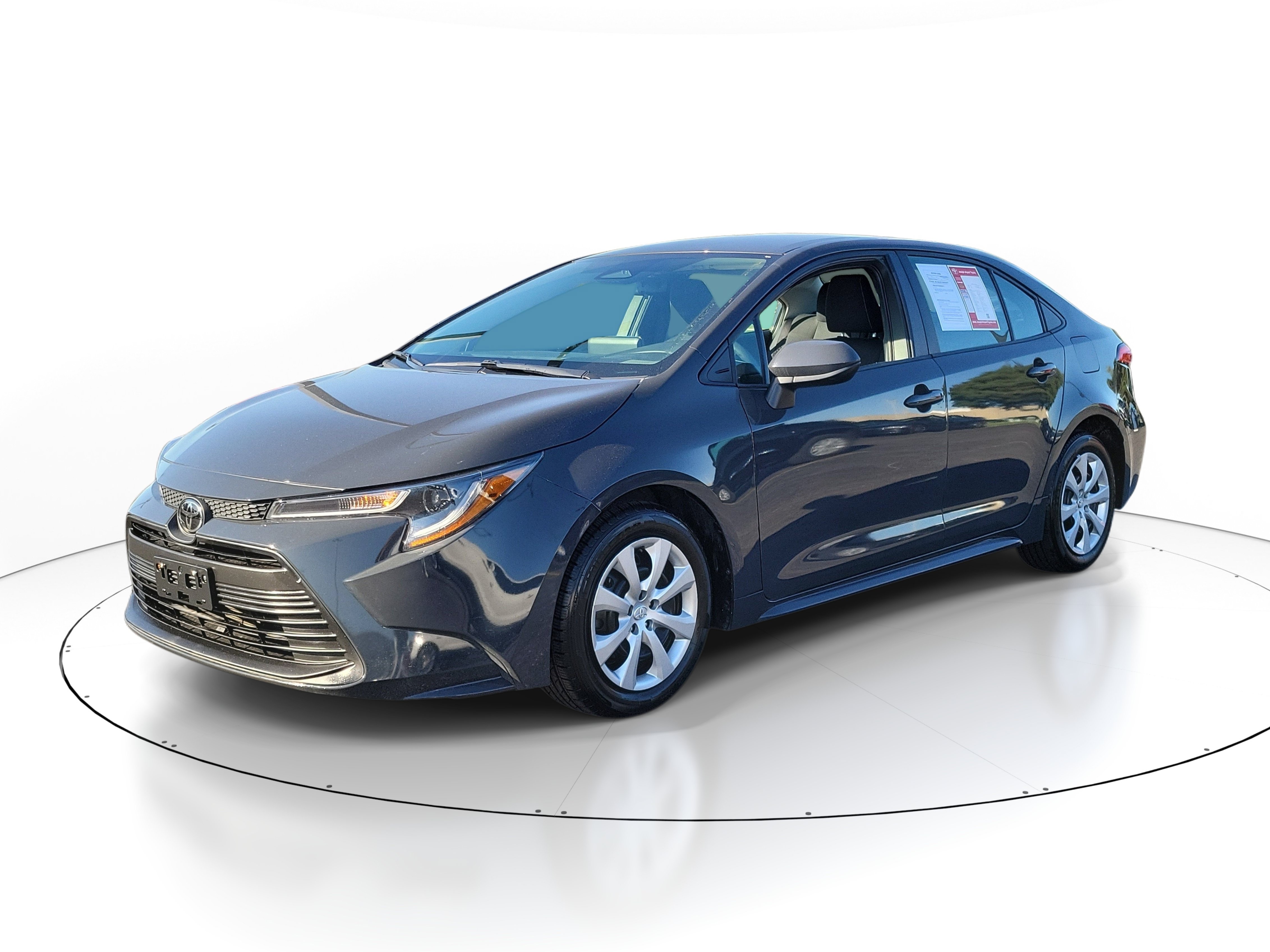 Used 2024 Toyota Corolla LE FWD image 2