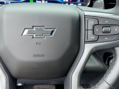 Used 2025 Chevrolet Silverado 1500 LT Trail Boss w/ LT Trail Boss Premium Package AWD/4WD image 18