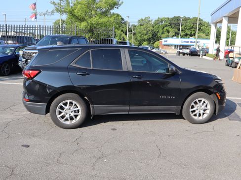 Used 2023 Chevrolet Equinox LS w/ LS Convenience Package FWD image 11