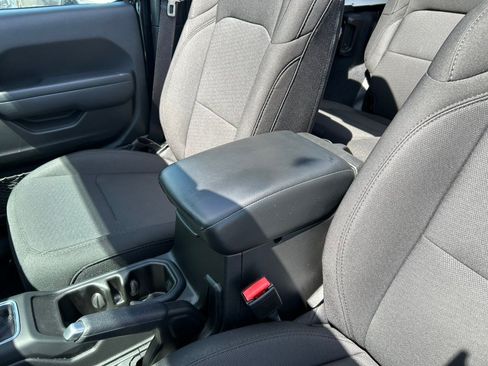 Used 2023 Jeep Wrangler Unlimited w/ Sun & Screen Package AWD/4WD image 17