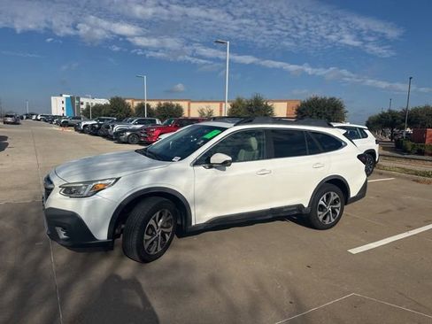 Used 2020 Subaru Outback Limited image 6