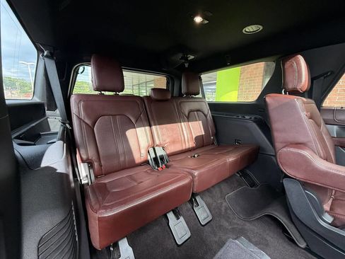 Used 2022 Ford Expedition Max Limited AWD/4WD image 19