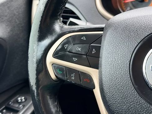Used 2014 Jeep Cherokee Latitude w/ Cold Weather Group AWD/4WD image 8
