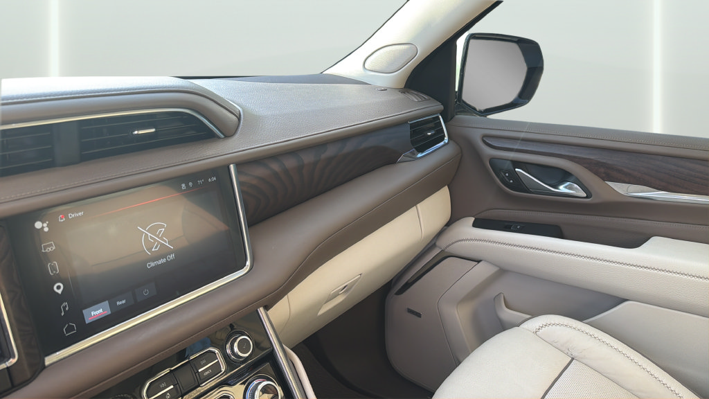 Used 2023 GMC Yukon XL Denali AWD/4WD image 17