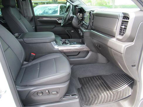 Used 2026 Chevrolet Silverado 2500 LTZ w/ LTZ Plus Package image 10