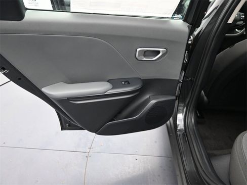 New 2025 Kia K4 LXS image 15