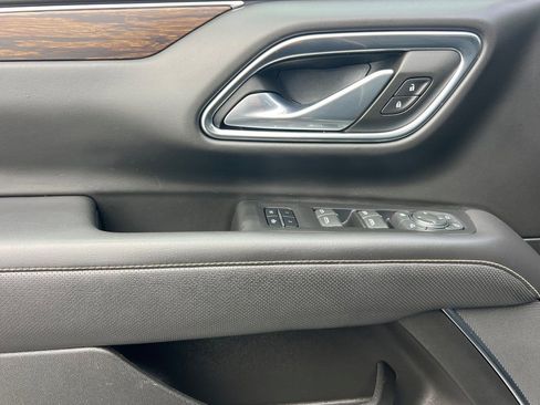 Used 2023 Chevrolet Suburban Premier image 11