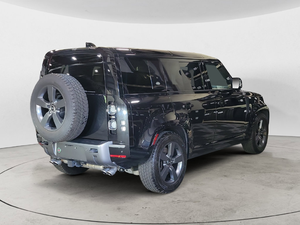 Used 2024 Land Rover Defender 110 V8 AWD/4WD image 5