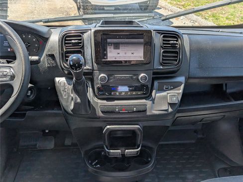 Used 2024 RAM ProMaster 2500 w/ Convenience Group image 15