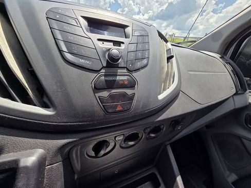 Used 2019 Ford Transit 250 130 Low Roof RWD image 5
