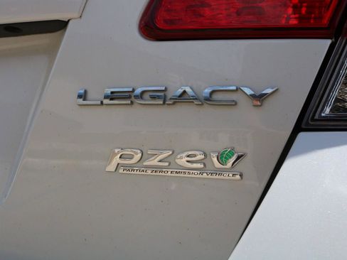 Used 2011 Subaru Legacy 2.5i Limited AWD/4WD image 10