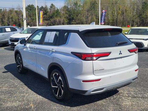 Used 2024 Mitsubishi Outlander SE image 6