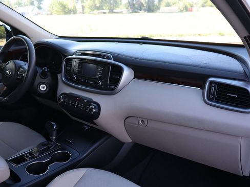 Used 2016 Kia Sorento LX AWD/4WD image 17
