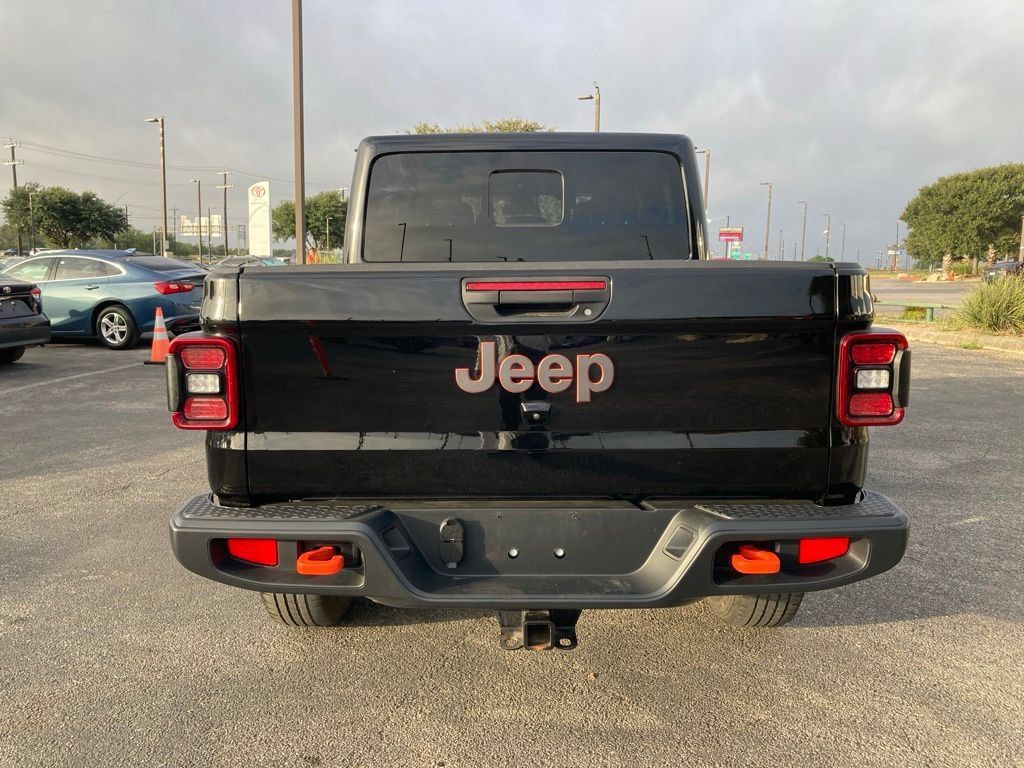 Used 2025 Jeep Gladiator Mojave w/ Convenience Group AWD/4WD image 5