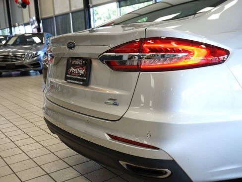 Used 2019 Ford Fusion SE AWD/4WD image 16