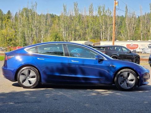 Used 2020 Tesla Model 3 Standard Range Plus image 9