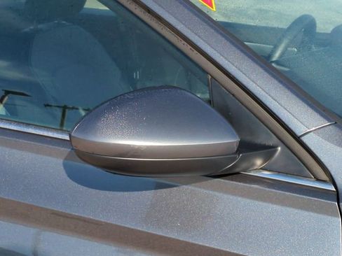 Used 2025 Volkswagen Jetta SE image 12