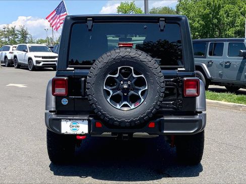 Used 2023 Jeep Wrangler Unlimited Rubicon w/ Cold Weather Group AWD/4WD image 3
