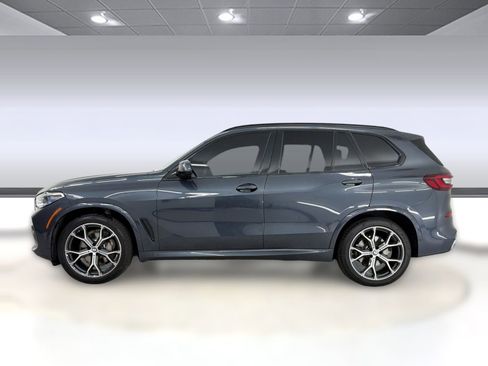 Certified 2022 BMW X5 xDrive40i w/ M Sport Package AWD/4WD image 2