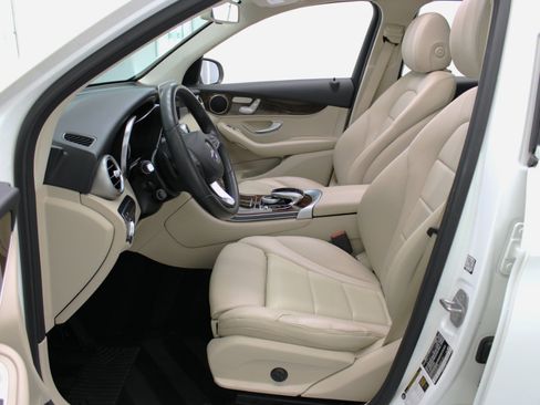 Used 2018 Mercedes-Benz GLC 300 GLC 300 SUV w/ Multimedia Package image 33