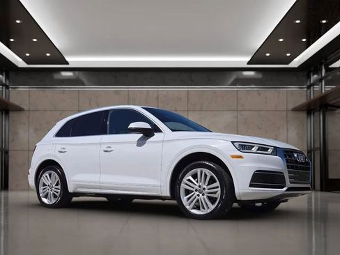 Used 2019 Audi Q5 2.0T Premium Plus w/ Premium Plus Package AWD/4WD image 4
