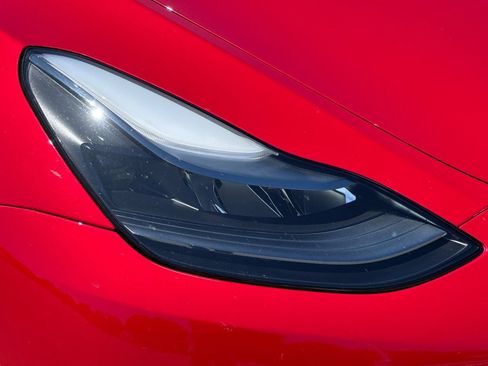Used 2022 Tesla Model Y Long Range AWD/4WD image 45