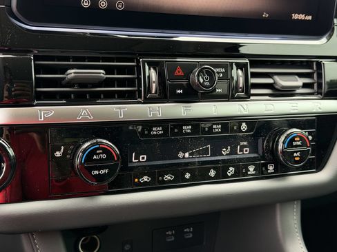New 2026 Nissan Pathfinder SV w/ SV Premium Package FWD image 5