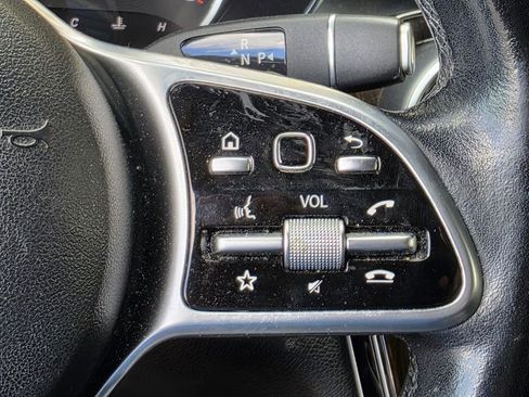 Used 2020 Mercedes-Benz GLC 300 4MATIC image 31