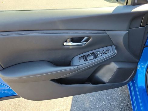 Used 2025 Nissan Sentra SV FWD image 16