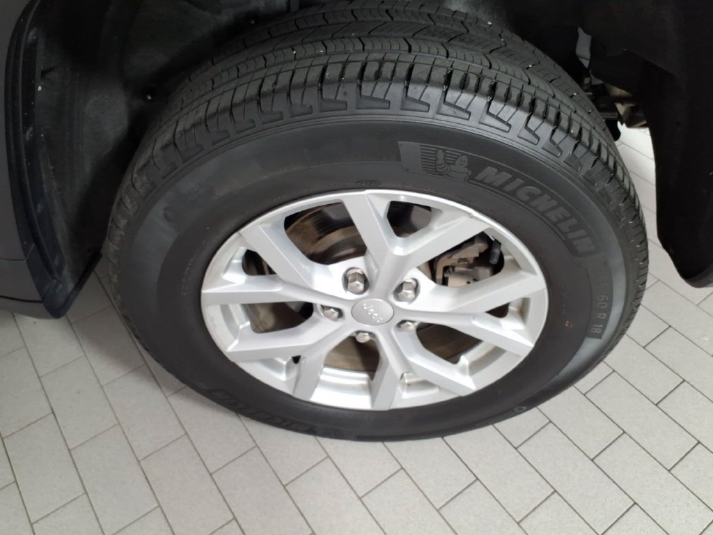 Used 2023 Jeep Grand Cherokee Limited AWD/4WD image 8