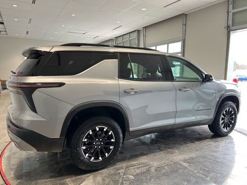 Used 2025 Chevrolet Traverse Z71 w/ Driver Confidence Package image 9