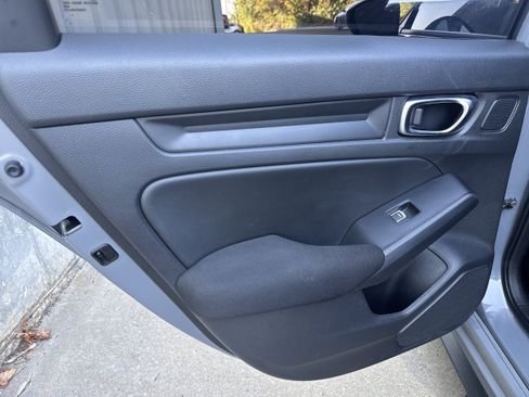 Used 2025 Honda Civic Sport image 9