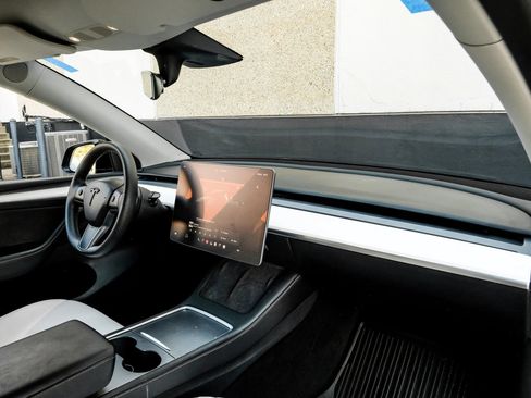 Used 2022 Tesla Model Y Performance AWD/4WD image 20