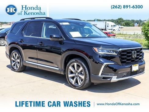 Certified 2025 Honda Pilot Touring image 7