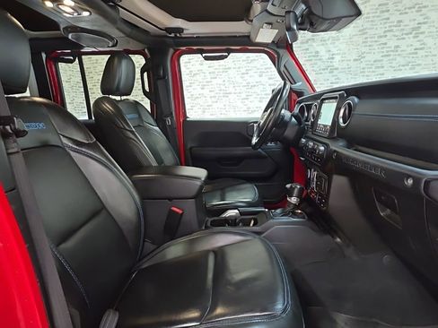 Used 2022 Jeep Wrangler Unlimited Rubicon 4xe w/ Cold Weather Group AWD/4WD image 12